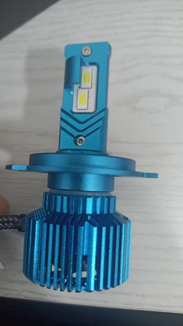 Led con V68 entrada H4